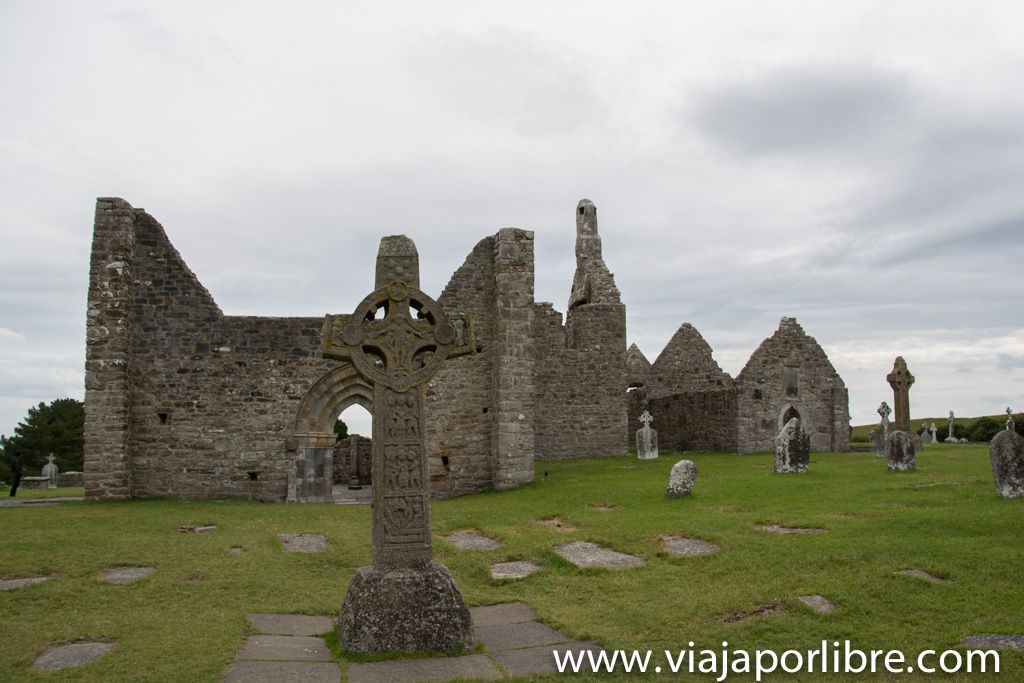 Monasterio de Clonmacnoise Monasterio de Clonmacnoise