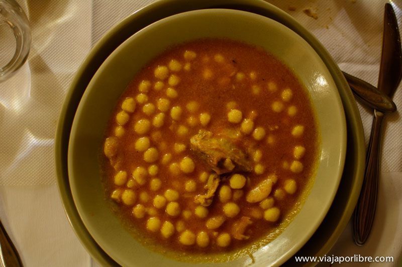 Guiso con carne de dromedario