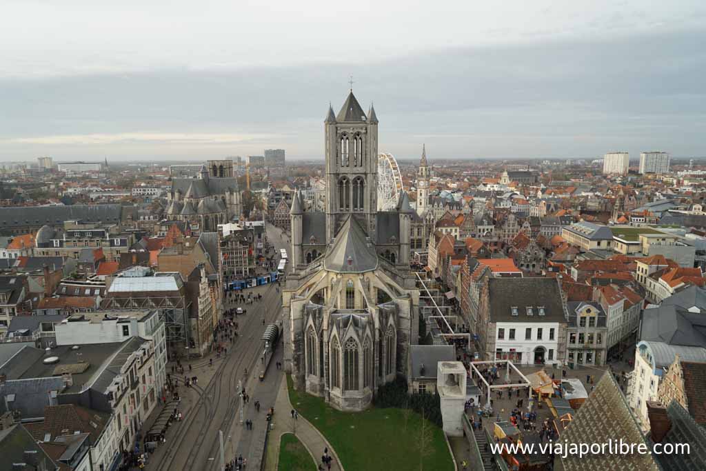 La iglesia de San Nicolás desde el campanario