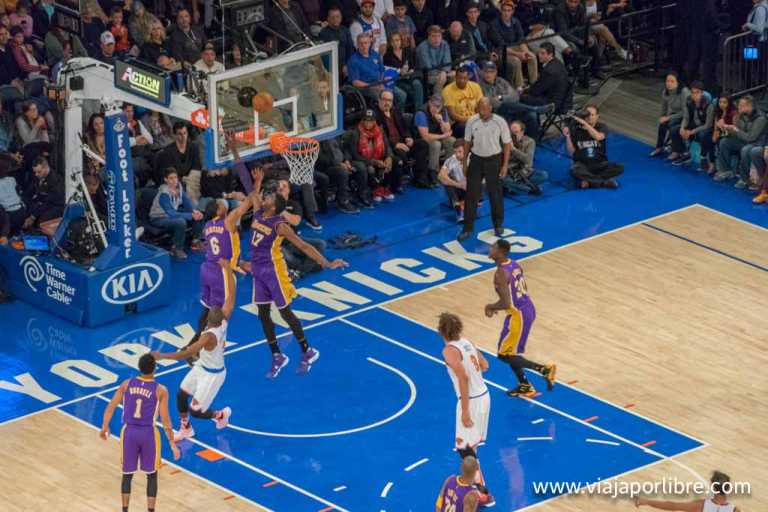 New York Knicks vs Lakers