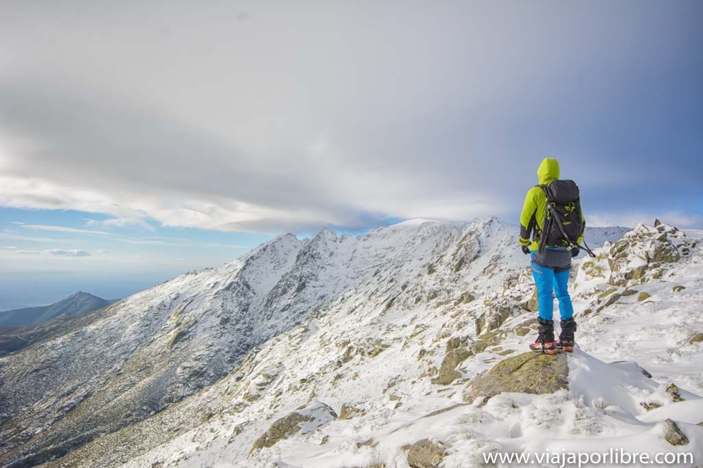 Ruta a la peña del Mediodía en Gredos por el puerto del Peón Ruta a la peña del Mediodía en Gredos por el puerto del Peón