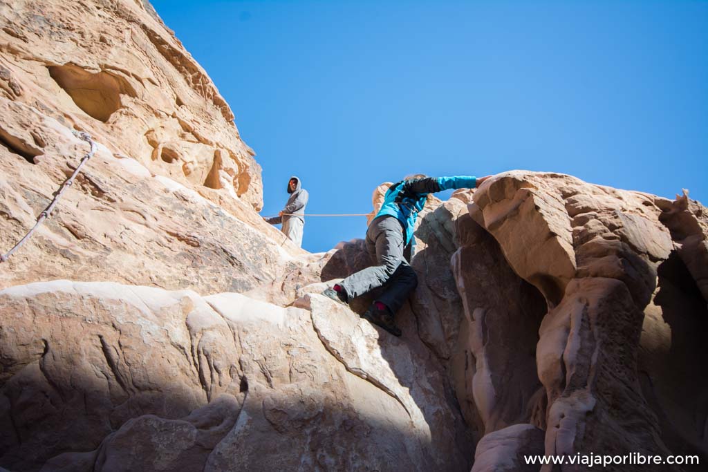 Burdah Bridge, espectacular trekking en Wadi Rum Burdah Bridge, espectacular trekking en Wadi Rum