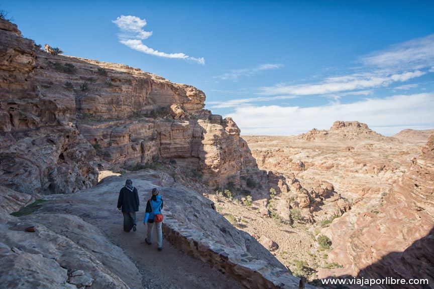 La maravillosa ruta entre Pequeña Petra y Petra La maravillosa ruta entre Pequeña Petra y Petra