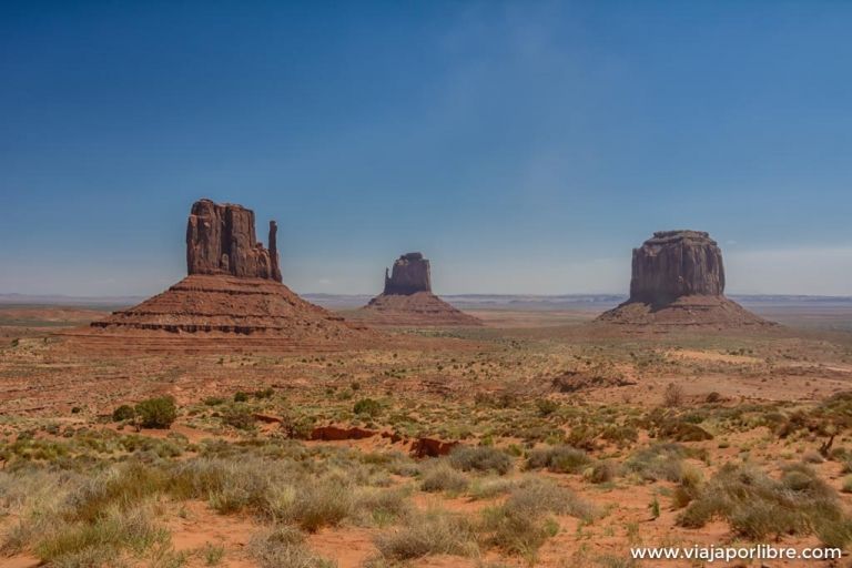 Senderismo en Monument Valley, caminando por el viejo oeste