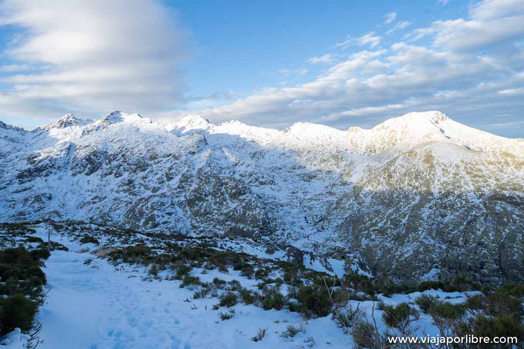 Cuatro rutas diferentes para recorrer Gredos con nieve Ruta al Mogota del Cervunal en la Sierra de Gredos