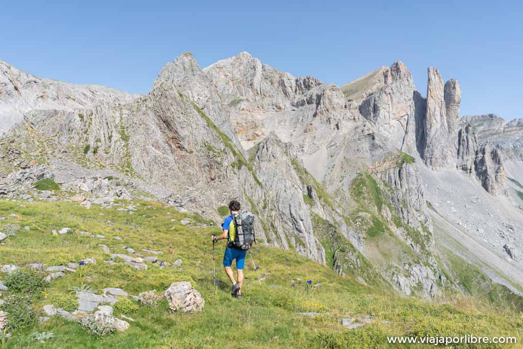 Travesía y ascensión al Mallo de Acherito (Pirineos) Travesía y ascensión al Mallo de Acherito (Pirineos)