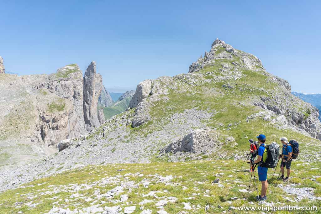 Travesía y ascensión al Mallo de Acherito (Pirineos) Travesía y ascensión al Mallo de Acherito (Pirineos)