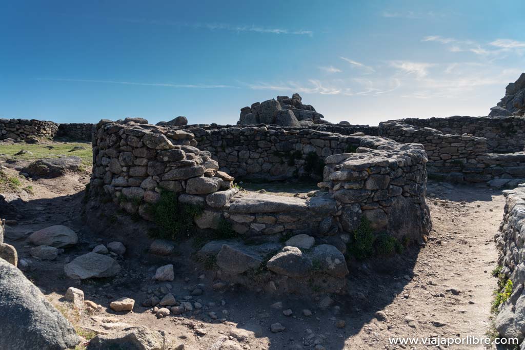 Visita al Castro de Baroña en Galicia Visita al Castro de Baroña en Galicia