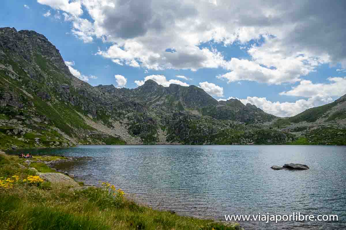 Estanys de Juclar y el Vall d’inches