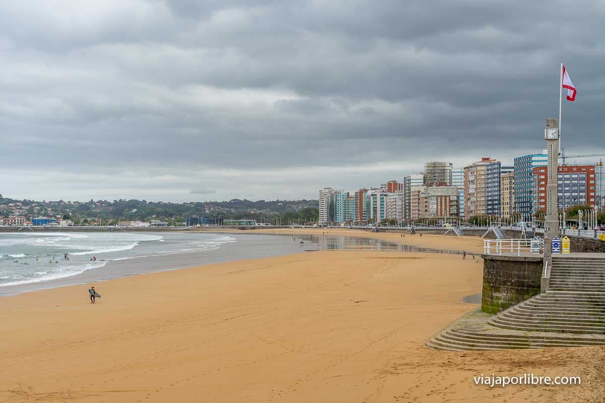 La escalerona y la Playa de San Lorenzo