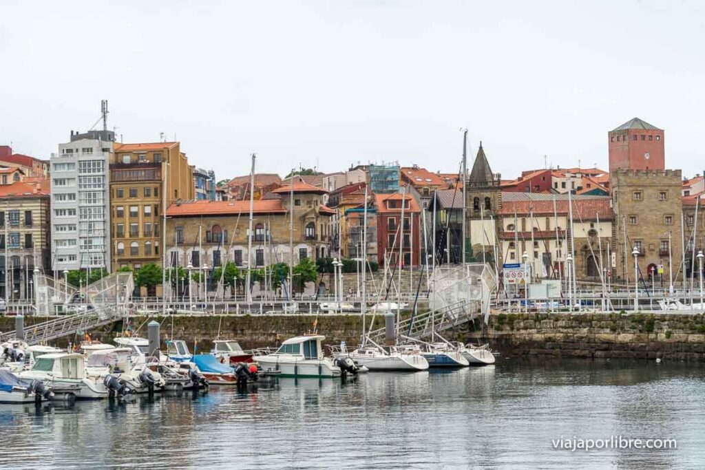 Puerto deportivo de Gijón Puerto deportivo de Gijón