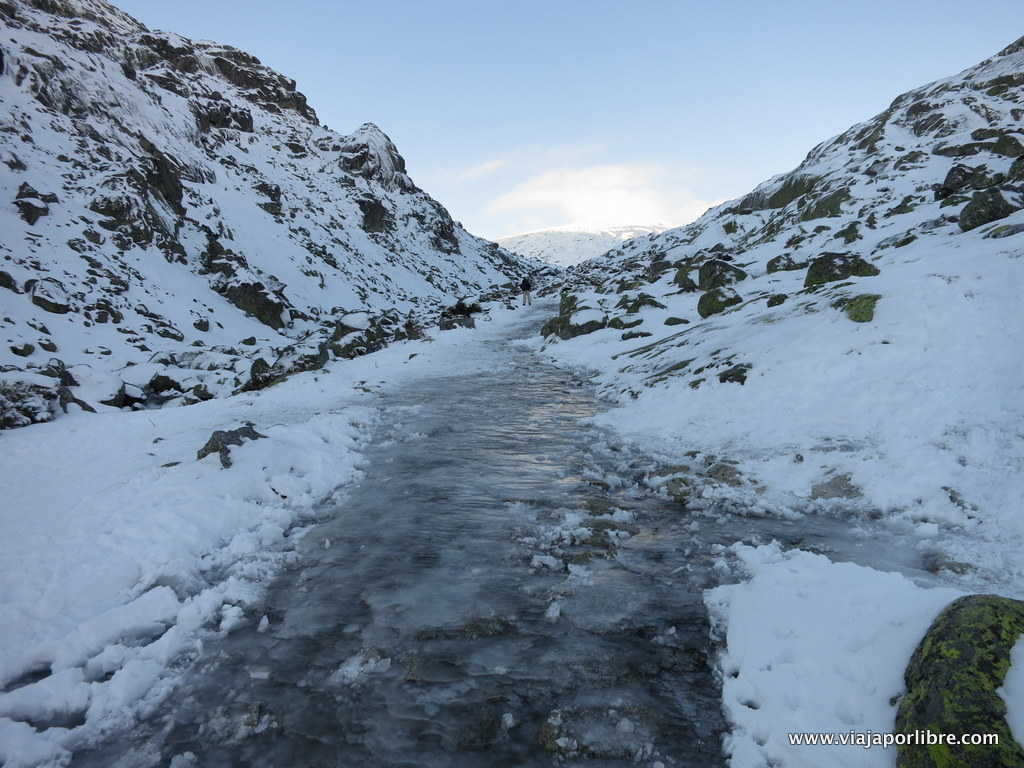 - Sierra de Gredos: guía de senderismo, picos, lagunas y rutas imprescindibles Camino de la Plataforma