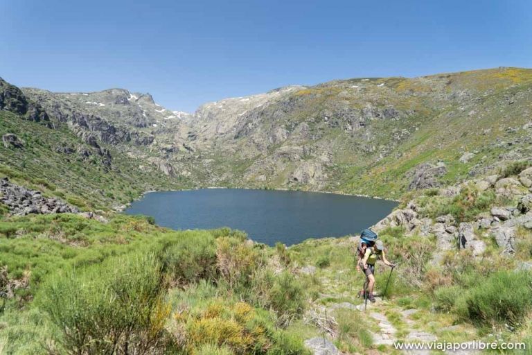 Ruta hacia la laguna del Duque con niños