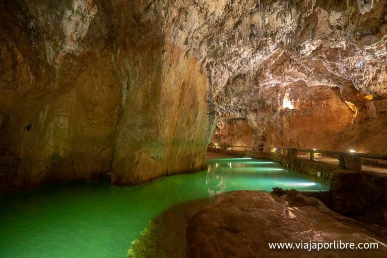Castilla La Mancha - Visita a la Cueva de Valporquero (¡Esta cueva es colosal!) Cueva de Valporquero