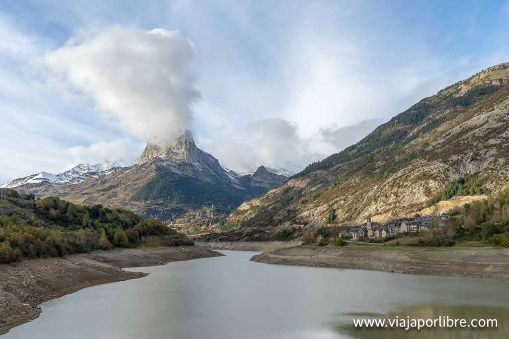 - Senderismo en Pirineos | Rutas, cumbres, lagos y lugares imprescindibles Valle de Tena