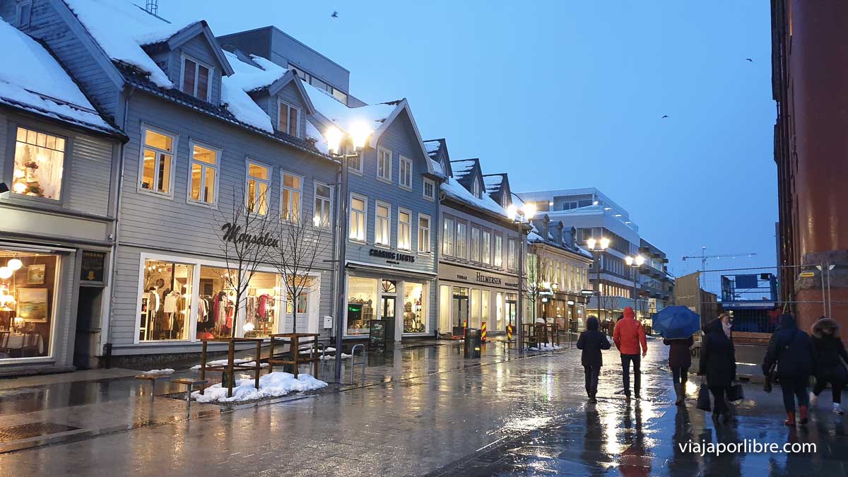 Noruega - Tromso, la capital Noruega de las auroras boreales Storgata