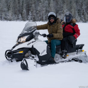 Motos de nieve en Rovaniemi