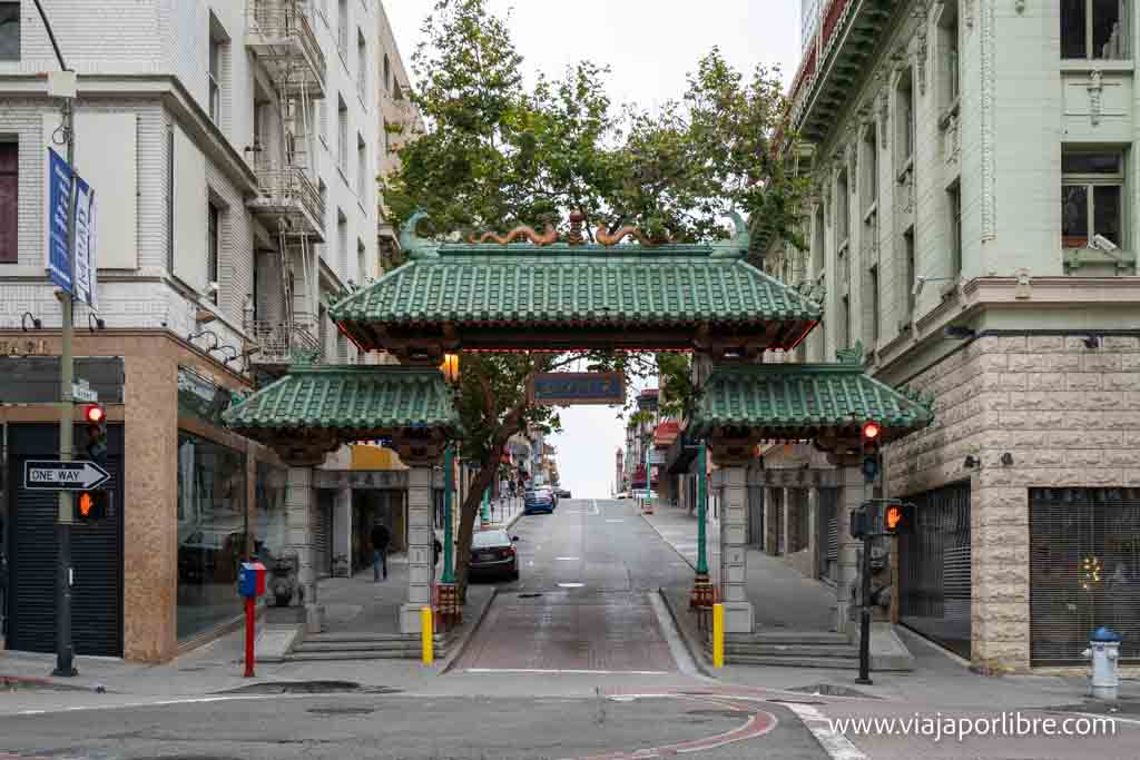 Dragon Gate - Chinatown