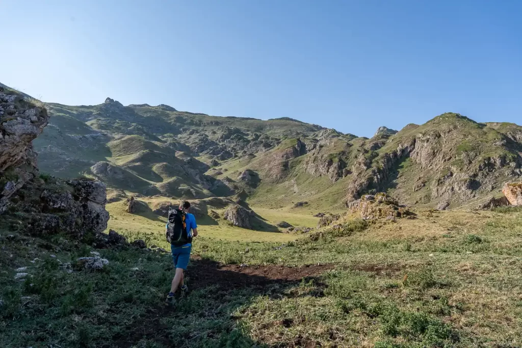 Senderismo - Lagos de Saliencia: ruta circular desde el Alto de la Farrapona hasta el Lago del Valle Lagos de Saliencia