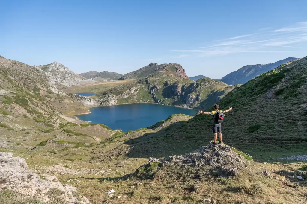 Senderismo - Lagos de Saliencia: ruta circular desde el Alto de la Farrapona hasta el Lago del Valle Lagos de Saliencia