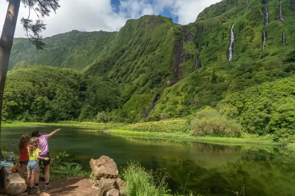 Portugal - Flores Azores en 4 días: ruta por la isla con niños y excursión a Corvo Flores Azores en 4 días