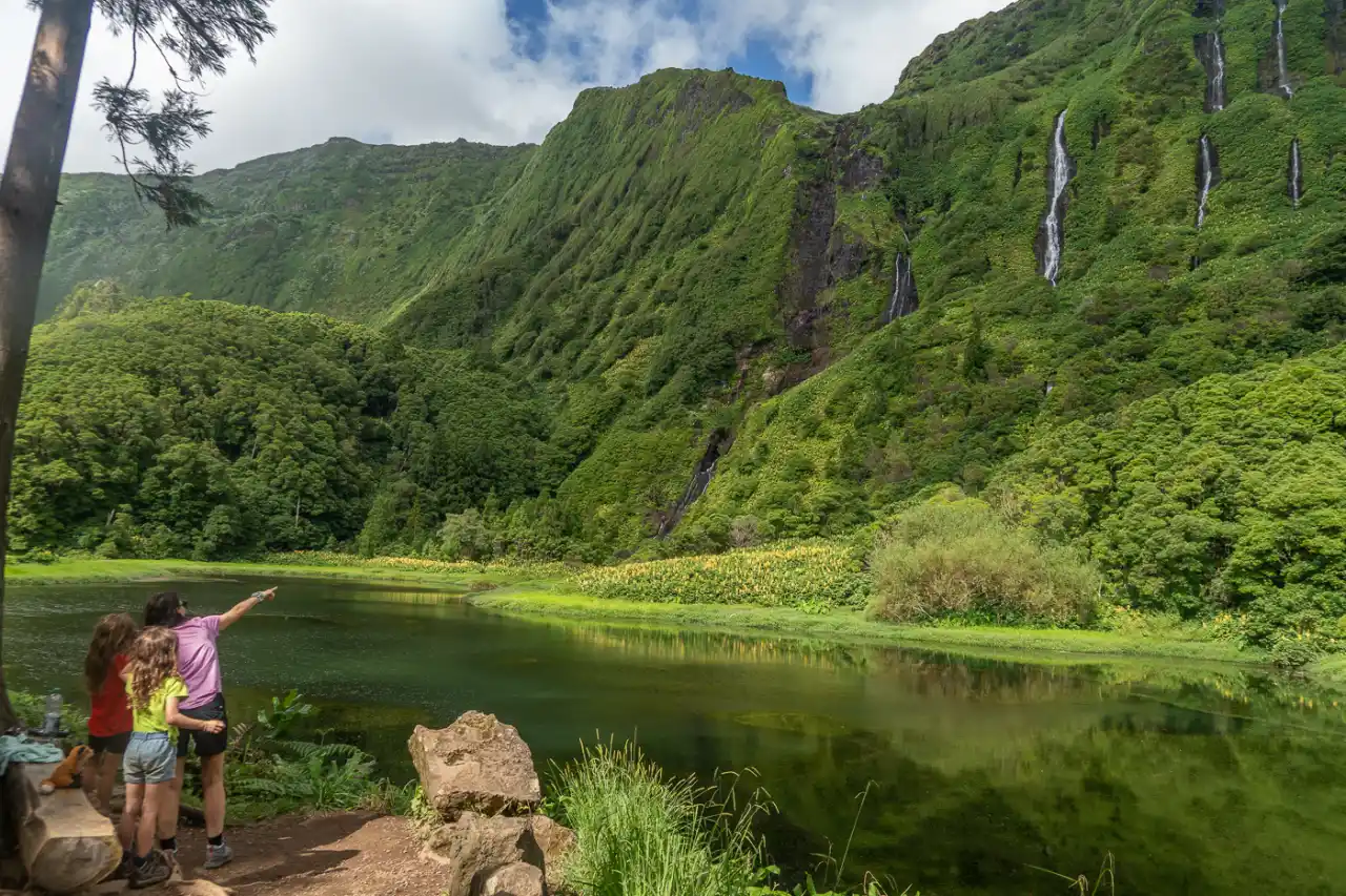 Portugal - Flores Azores en 4 días: ruta por la isla con niños y excursión a Corvo Flores Azores en 4 días