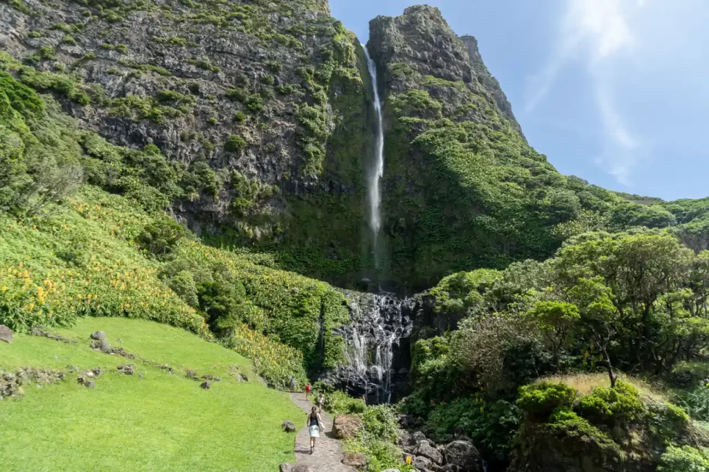 Portugal - Flores Azores en 4 días: ruta por la isla con niños y excursión a Corvo Poço do Bacalhau