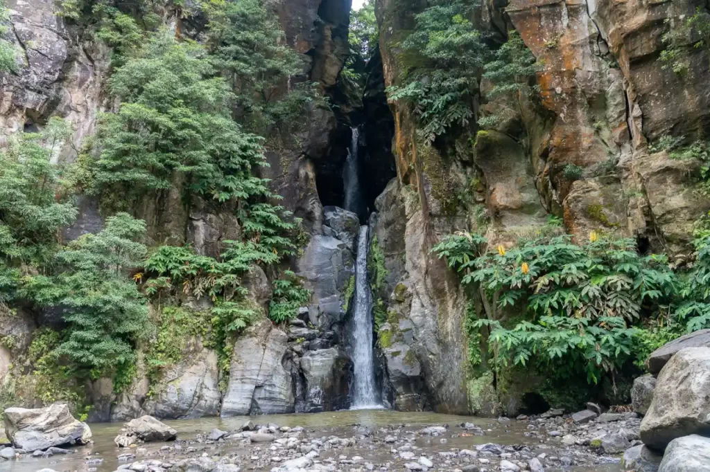 Portugal - Qué ver en São Miguel en 4 días: itinerario por la isla más completa de Azores Salto do Cabrito